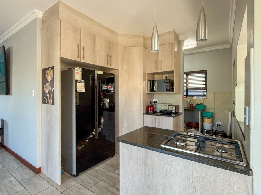 To Let 2 Bedroom Property for Rent in Melodie North West